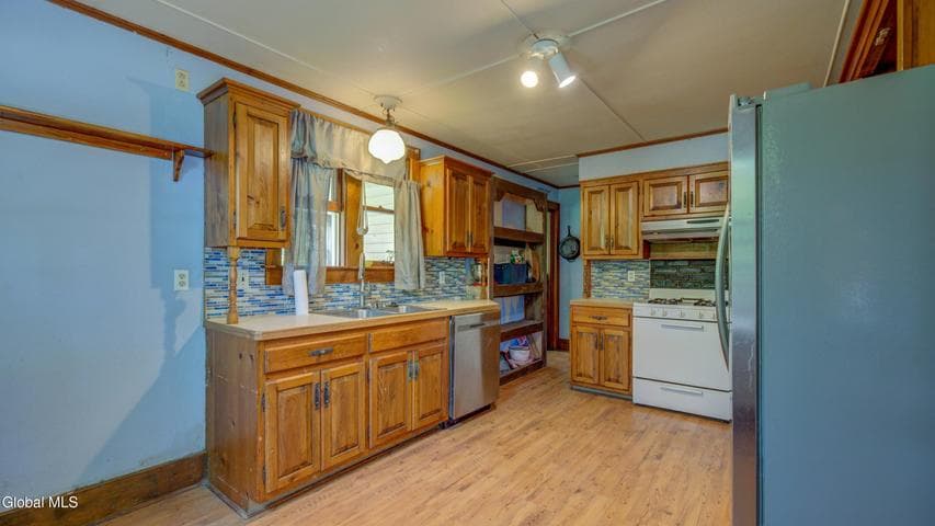 45 Lafayette Street, Palatine Bridge, NY, photo 5