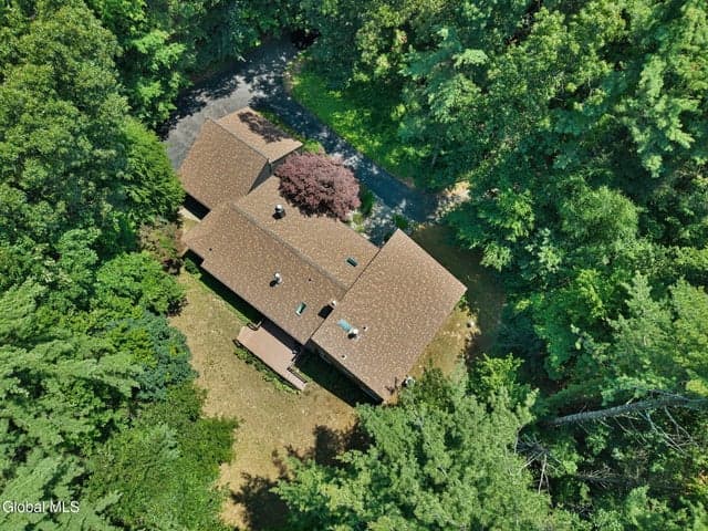 27 Robinwood Drive, Clifton Park, NY, photo 2
