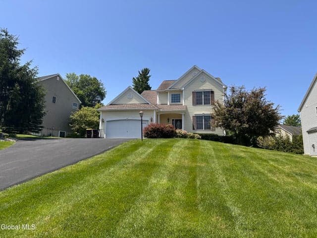 22 Fairview Lane, Halfmoon, NY, photo 2