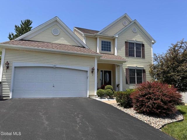 22 Fairview Lane, Halfmoon, NY