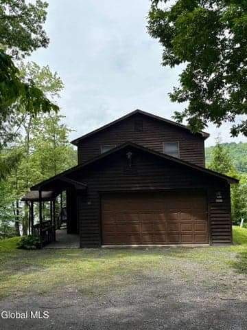 102 Shoreline Drive, Summit, NY