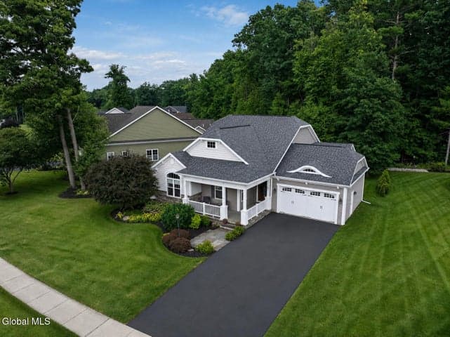 37 Yachtsmans Way, Malta, NY, photo 2