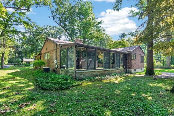 15 Lyons Avenue, Delmar, NY, photo 4
