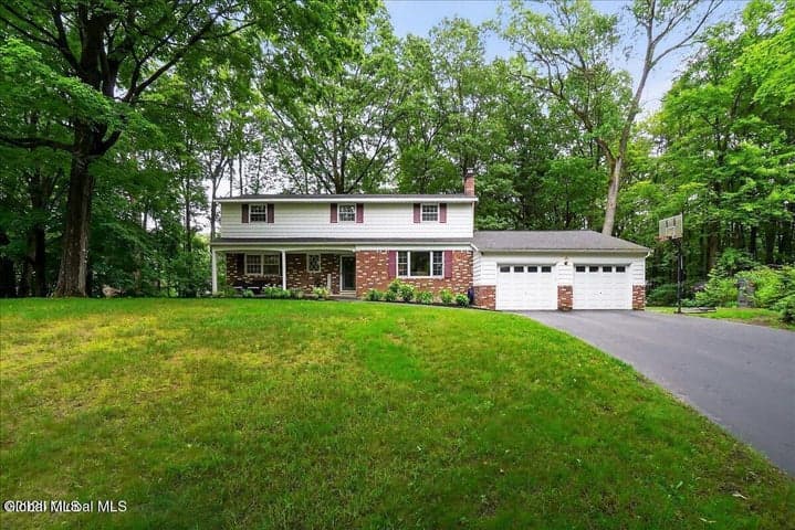 5 Pine Crest, Malta, NY, photo 1