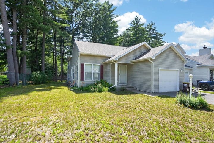 24 Skylark Drive, Ballston Spa, NY, photo 2