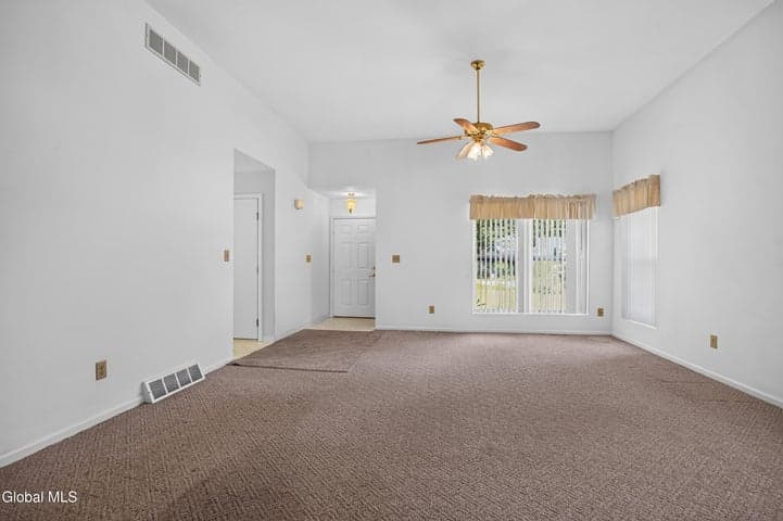 24 Skylark Drive, Ballston Spa, NY, photo 4