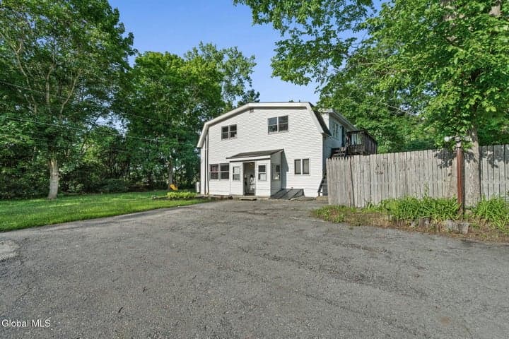 140 Blue Barns Road, Clifton Park, NY, photo 3