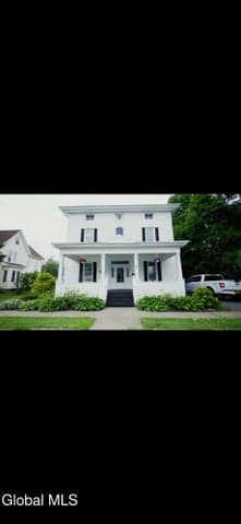 6 E Montgomery Street, Johnstown, NY