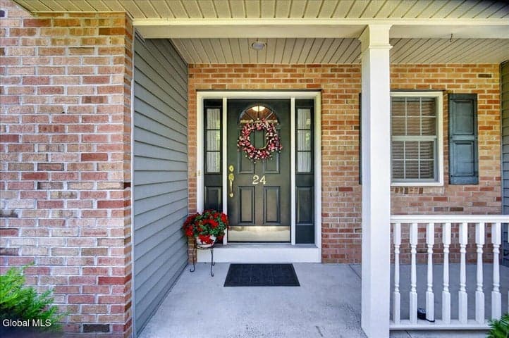 24 East Ridge, Saratoga Springs, NY, photo 2