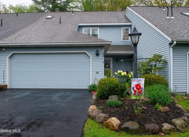 92 Commonwealth Drive, Glenmont, NY