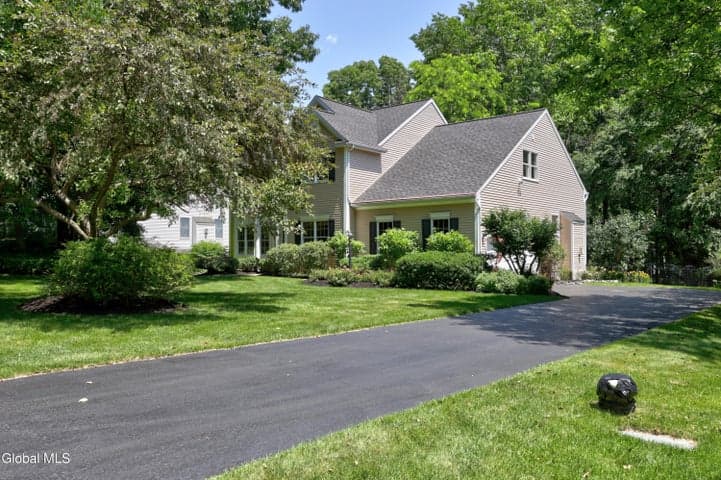 34 Castle Pines, Clifton Park, NY, photo 2