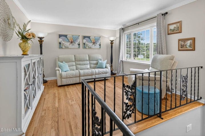 1037 Timothy Lane, Niskayuna, NY, photo 3