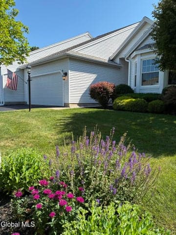 9 Hyland Circle, Troy, NY, photo 3
