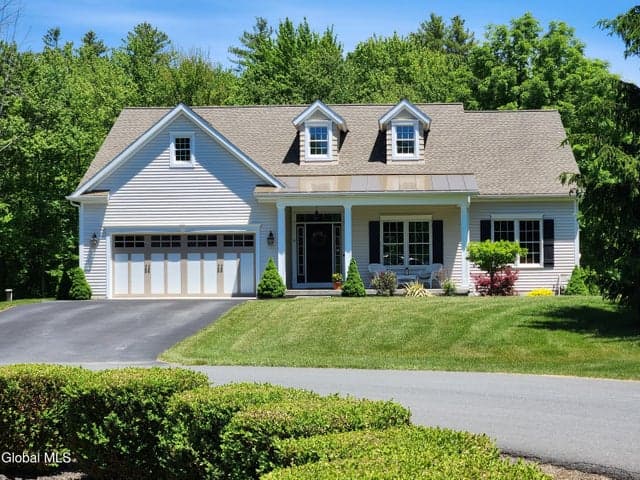14 Westfall Court, Averill Park, NY