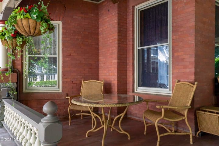 84 Union Avenue, Saratoga Springs, NY, photo 5