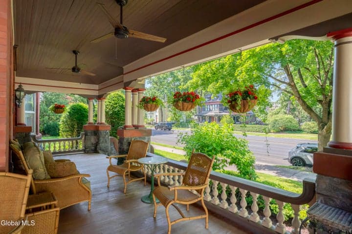 84 Union Avenue, Saratoga Springs, NY, photo 4