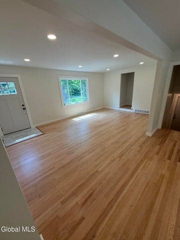 1326 Kings Road, Guilderland, NY, photo 5