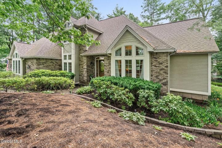 31 Sweetbriar Drive, Wilton, NY