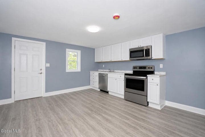 99 Railroad Avenue, Hoosick Falls, NY, photo 4