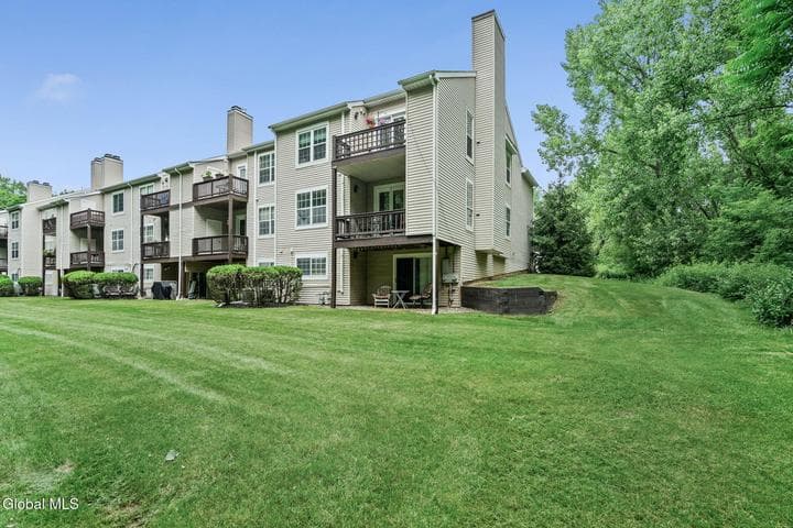 4501 S Foxwood Drive, Clifton Park, NY, photo 4