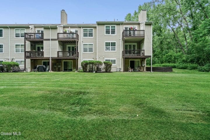 4501 S Foxwood Drive, Clifton Park, NY, photo 5