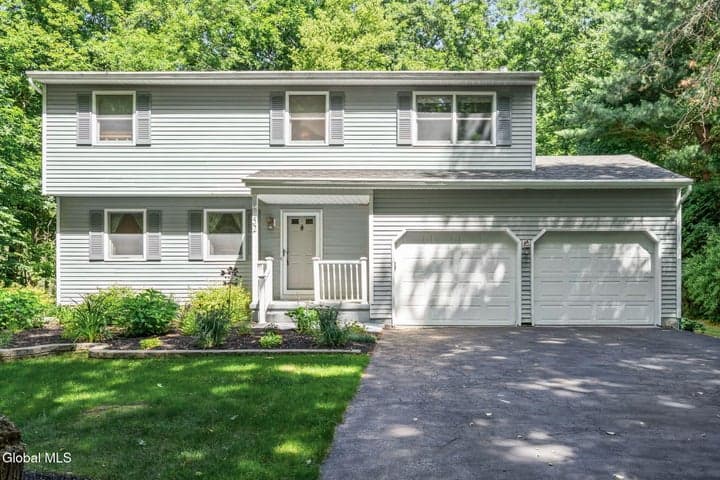 52 Rolling Hills Drive, Wilton, NY