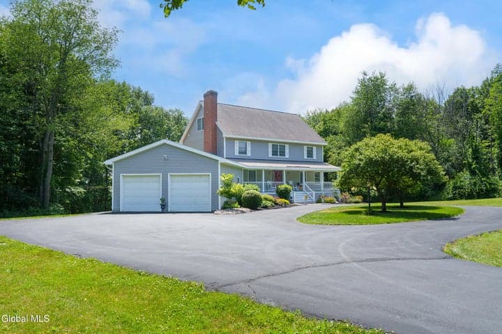 119 Menemsha Lane, Wynantskill, NY