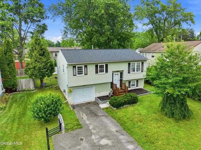 4 Denise Court, Rensselaer, NY