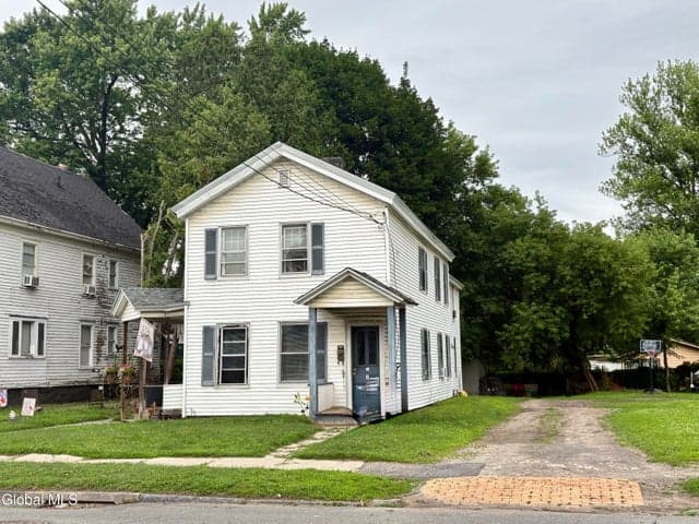 13 E 8th Avenue, Gloversville, NY