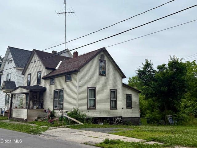 147 N Arlington Avenue, Gloversville, NY, photo 2