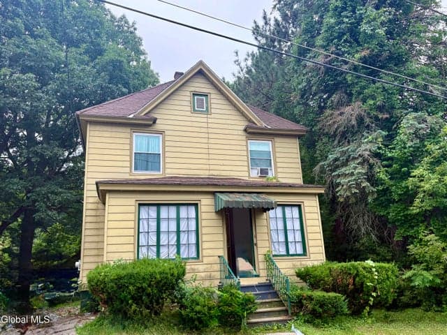 36 Eagle Street, Gloversville, NY, photo 2