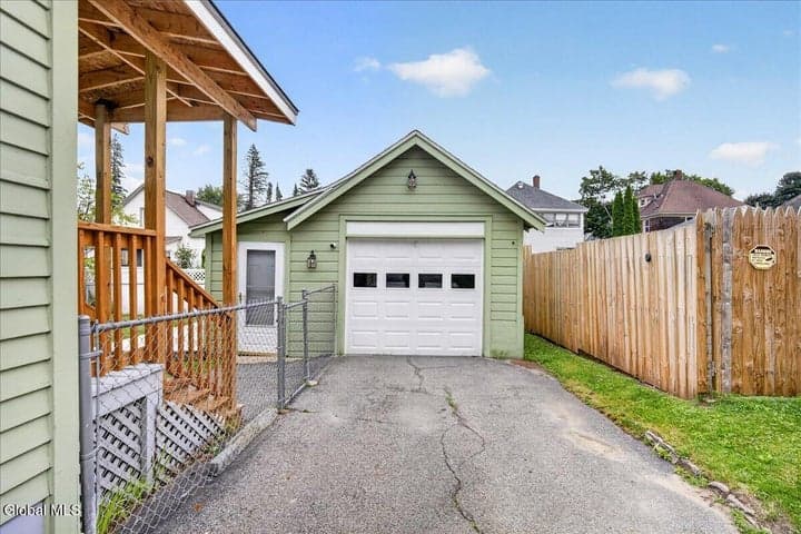 11 Monroe Street, Gloversville, NY, photo 4