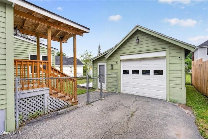 11 Monroe Street, Gloversville, NY, photo 5