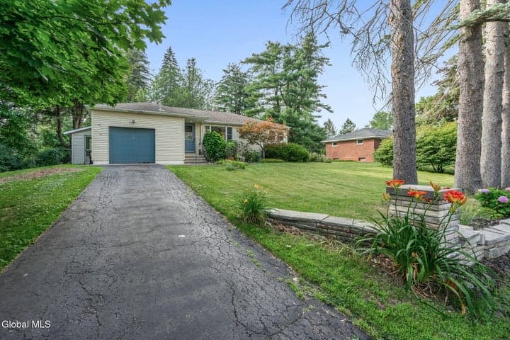 54 E Hite Court, Schenectady, NY, photo 3