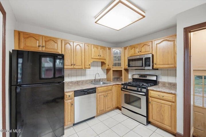 1207 Sumner Avenue, Schenectady, NY, photo 3