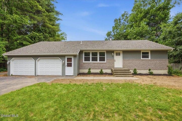 15 Hopeful Lane, Wilton, NY