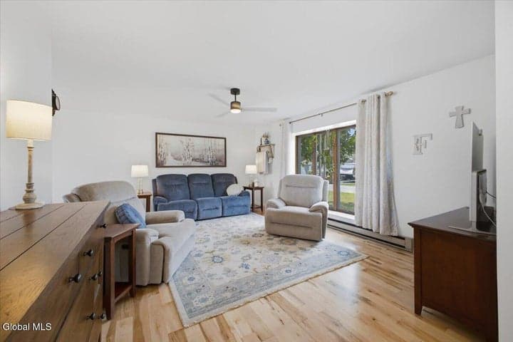 26 Russell Drive, Stillwater, NY, photo 4