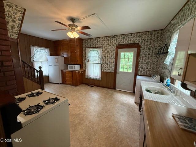 37 Haskell Avenue, Glens Falls, NY, photo 2