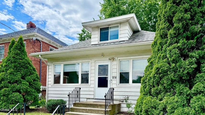 974 Washington Avenue, Albany, NY, photo 2