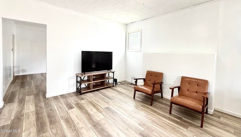 974 Washington Avenue, Albany, NY, photo 3