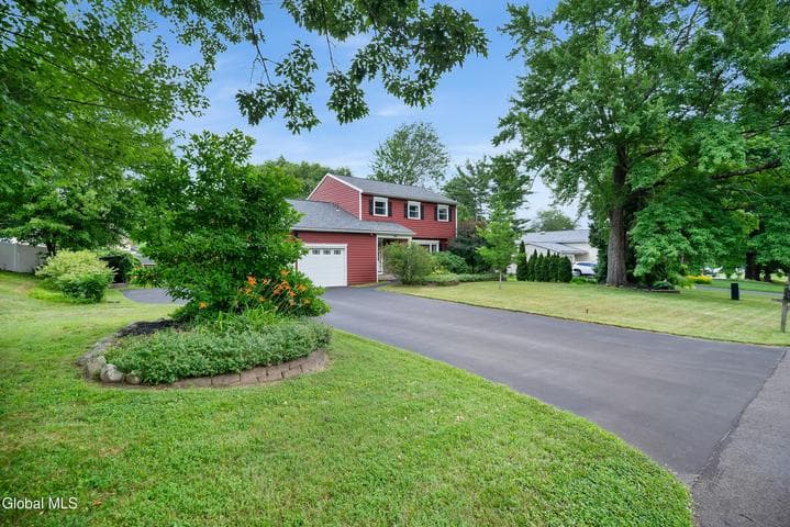 846 Northumberland Drive, Niskayuna, NY, photo 3