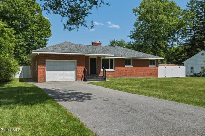 10 Kasper Drive, Loudonville, NY, photo 3