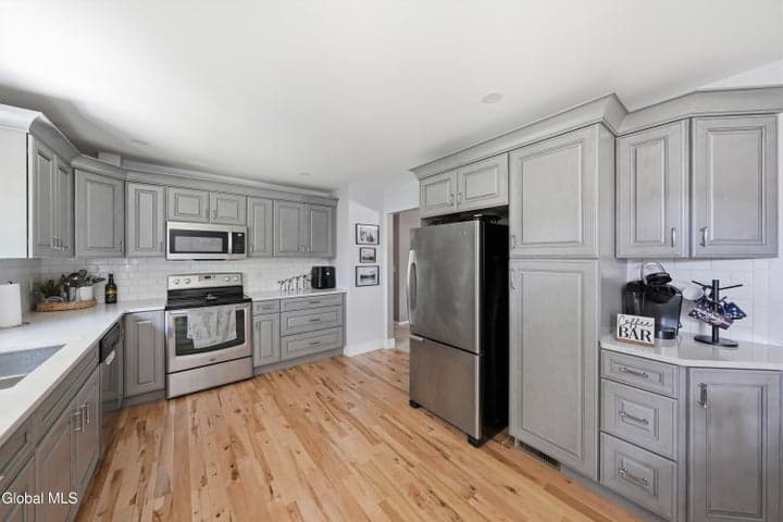 2 Melissa Court, Colonie, NY, photo 4
