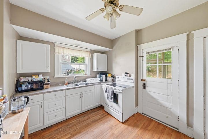 27 Excelsior Avenue, Troy, NY, photo 4