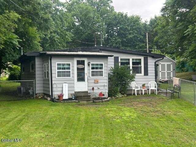 318 Richfield Street, Troy, NY, photo 1