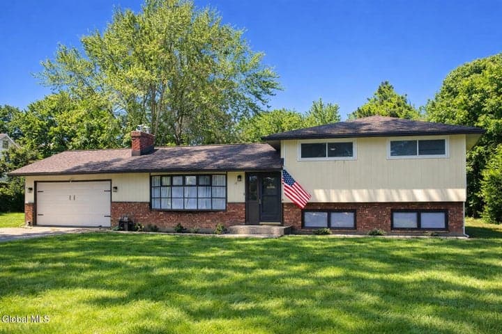14 Rosemere Road, Ballston, NY, photo 1