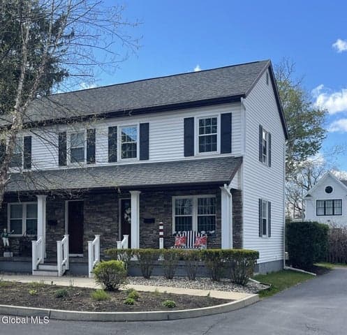 11 Cottage Street #APT 7, Saratoga Springs, NY, photo 2