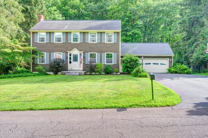 16 Macaffer Drive, Menands, NY, photo 1