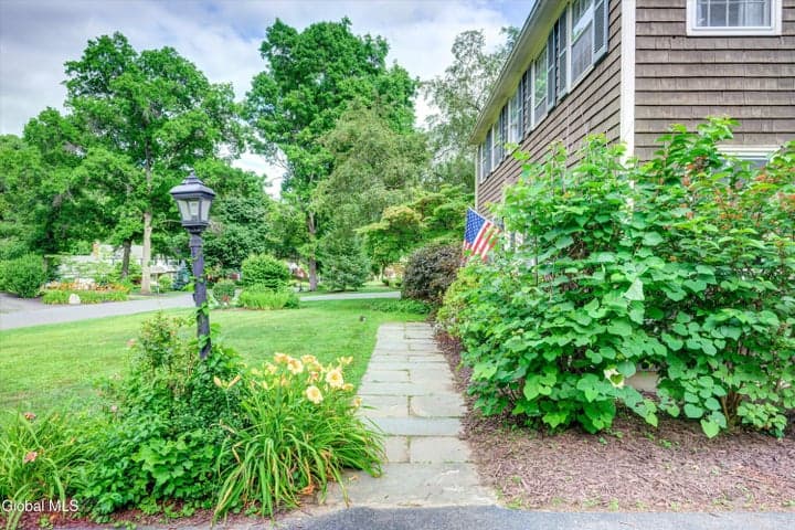 16 Macaffer Drive, Menands, NY, photo 3