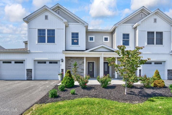 13 Kendra Court, Colonie, NY, photo 1